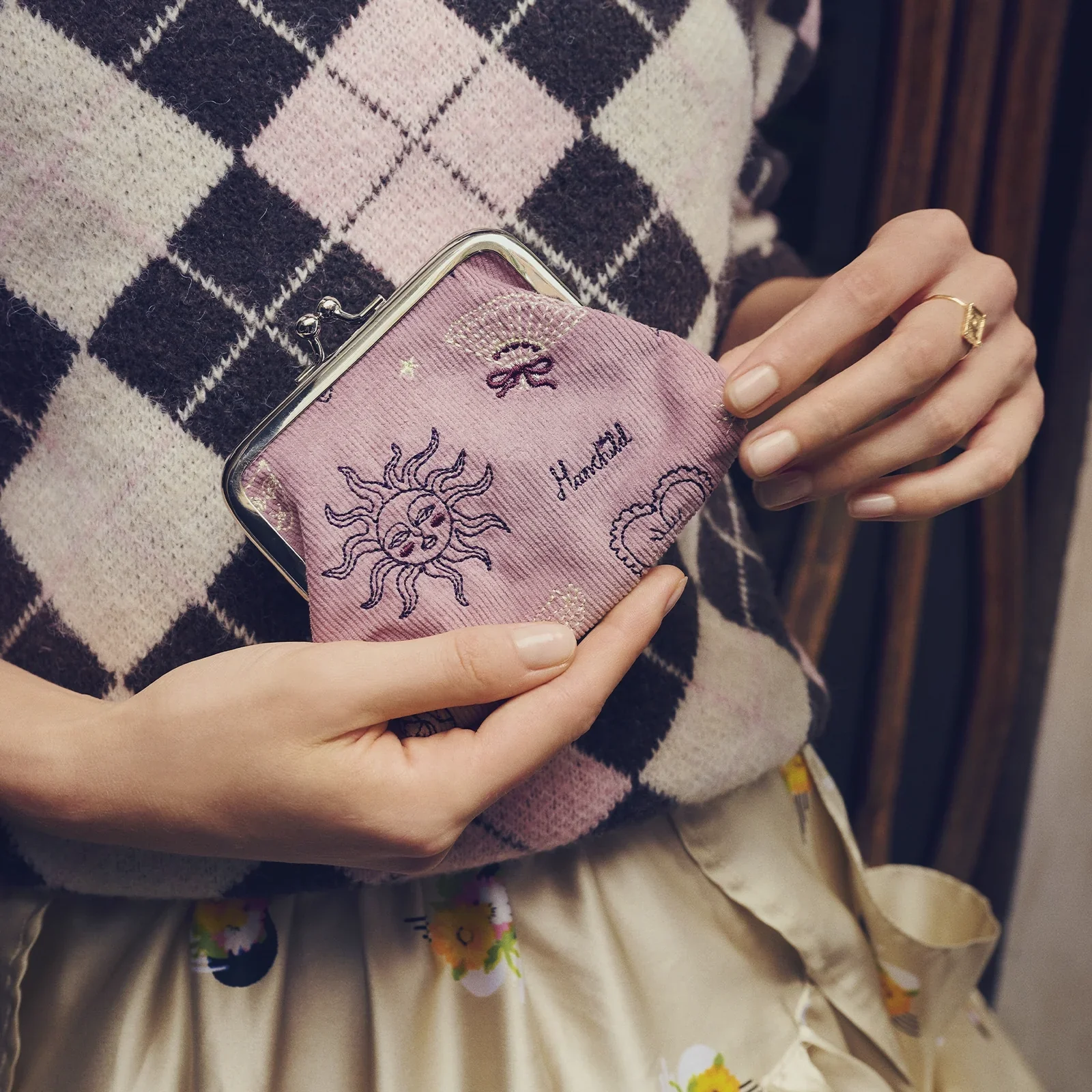Magic Small Pouch Purple Theatre Magic - Image 2