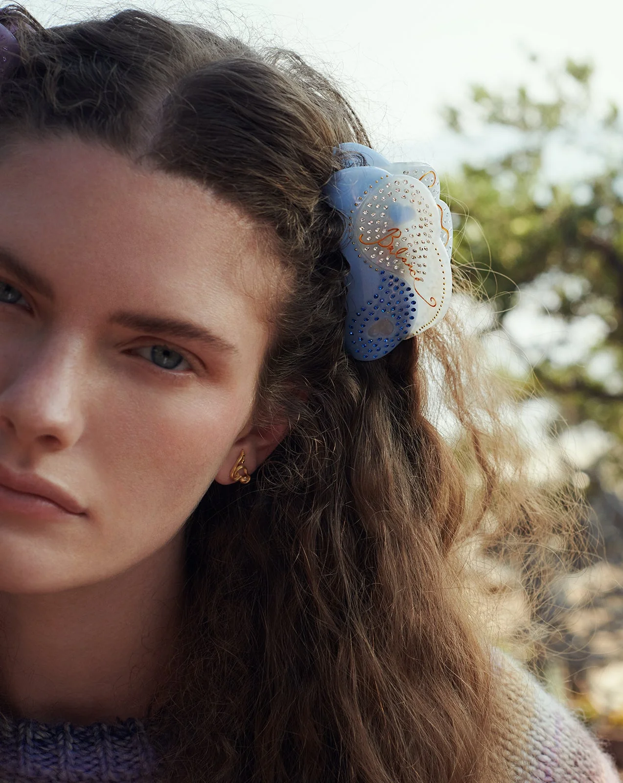 Peace Hair Claw Ocean - Image 2